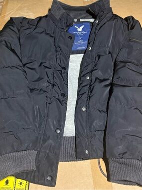 American Eagle Men’s Puffer Jacket LARGE
